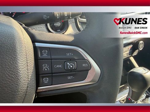 Used 2025 Jeep Compass Limited AWD/4WD image 13