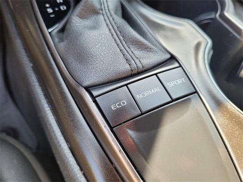 Used 2024 Toyota Camry SE image 21