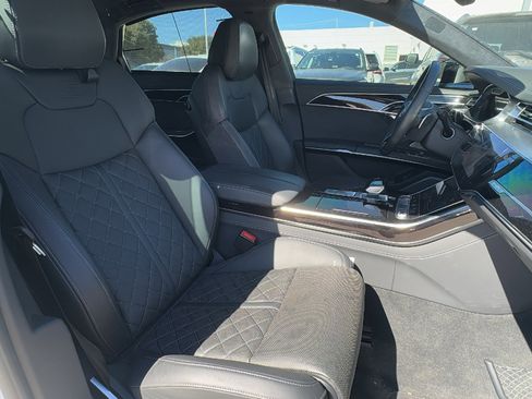 Used 2022 Audi S8 image 32