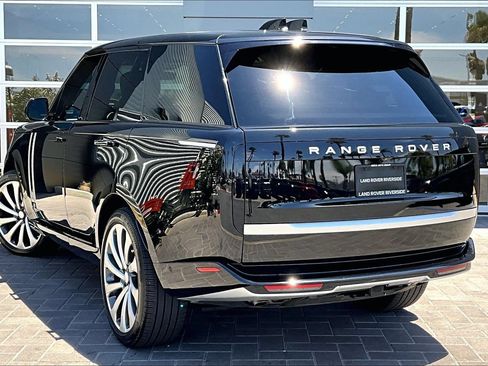 Used 2025 Land Rover Range Rover Autobiography AWD/4WD image 11