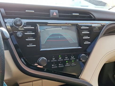 Used 2019 Toyota Camry LE image 17