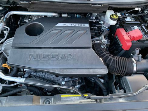 Used 2022 Nissan Rogue SV image 32