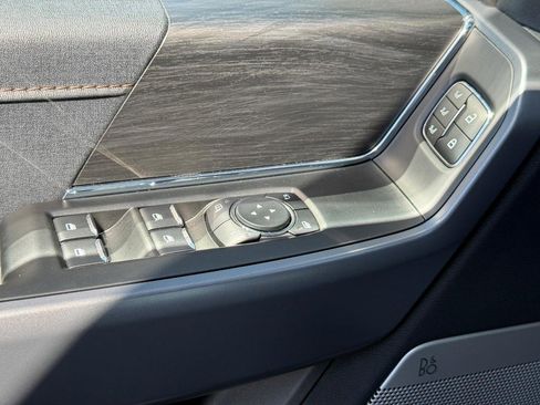 Used 2025 Ford F150 Lariat w/ Equipment Group 502A High image 28