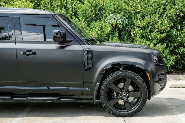 Used 2024 Land Rover Defender 110 V8 AWD/4WD image 10