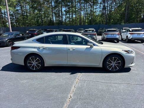 Certified 2023 Lexus ES 350 w/ Premium Package FWD image 4