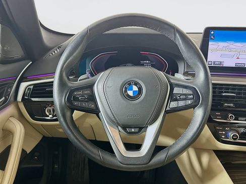 Used 2023 BMW 530i xDrive w/ Premium Package image 18
