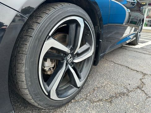 Used 2019 Honda Accord Sport image 8