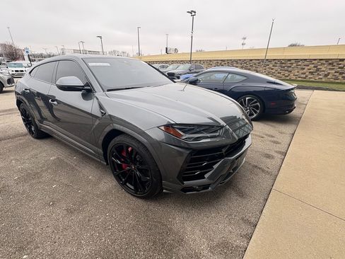 Used 2020 Lamborghini Urus image 4