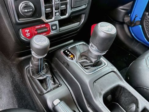 Used 2023 Jeep Wrangler Unlimited Rubicon 4xe w/ Cold Weather Group AWD/4WD image 18