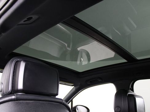 Used 2024 Porsche Cayenne AWD/4WD image 23