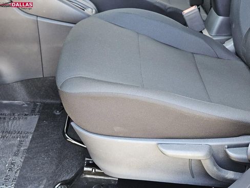 New 2025 Nissan Kicks Play S image 18