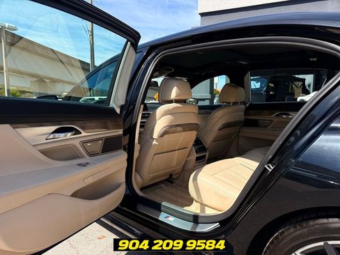 Used 2020 BMW 740i w/ Luxury Rear Seating Package RWD image 29
