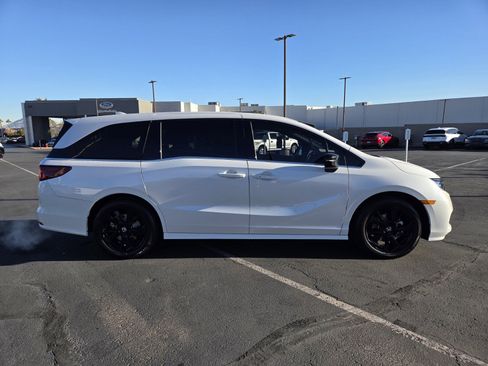Used 2024 Honda Odyssey Sport image 7