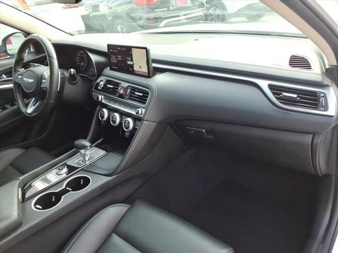 Used 2022 Genesis G70 2.0T RWD image 16
