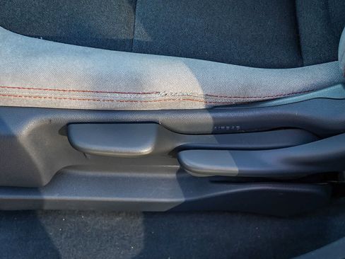 Used 2021 Chevrolet Bolt LT image 21