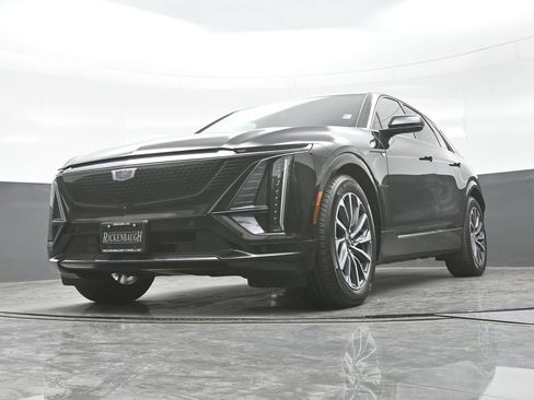 Certified 2024 Cadillac Lyriq Sport w/ LPO, Floor Liner Package AWD/4WD image 25