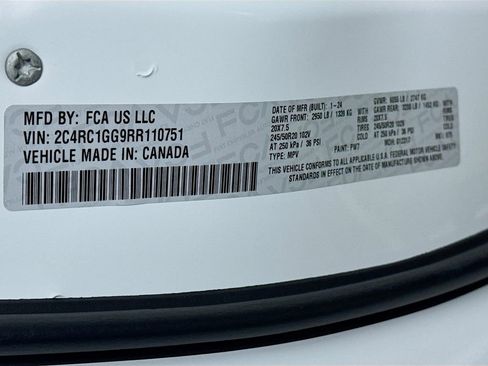 Used 2024 Chrysler Pacifica Limited w/ S Appearance Package image 42