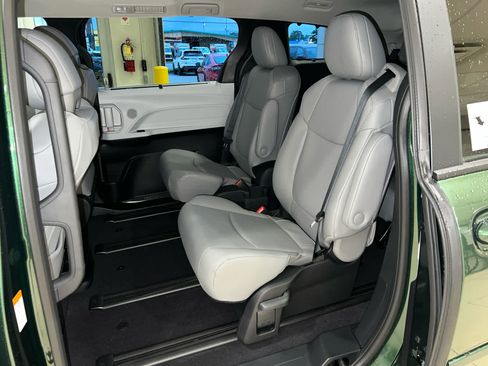 New 2026 Toyota Sienna XLE FWD image 13