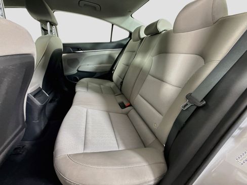 Used 2017 Hyundai Elantra SE FWD image 24