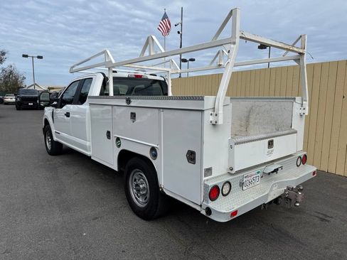 Used 2022 Ford F250 XL w/ Power Equipment Group RWD image 5