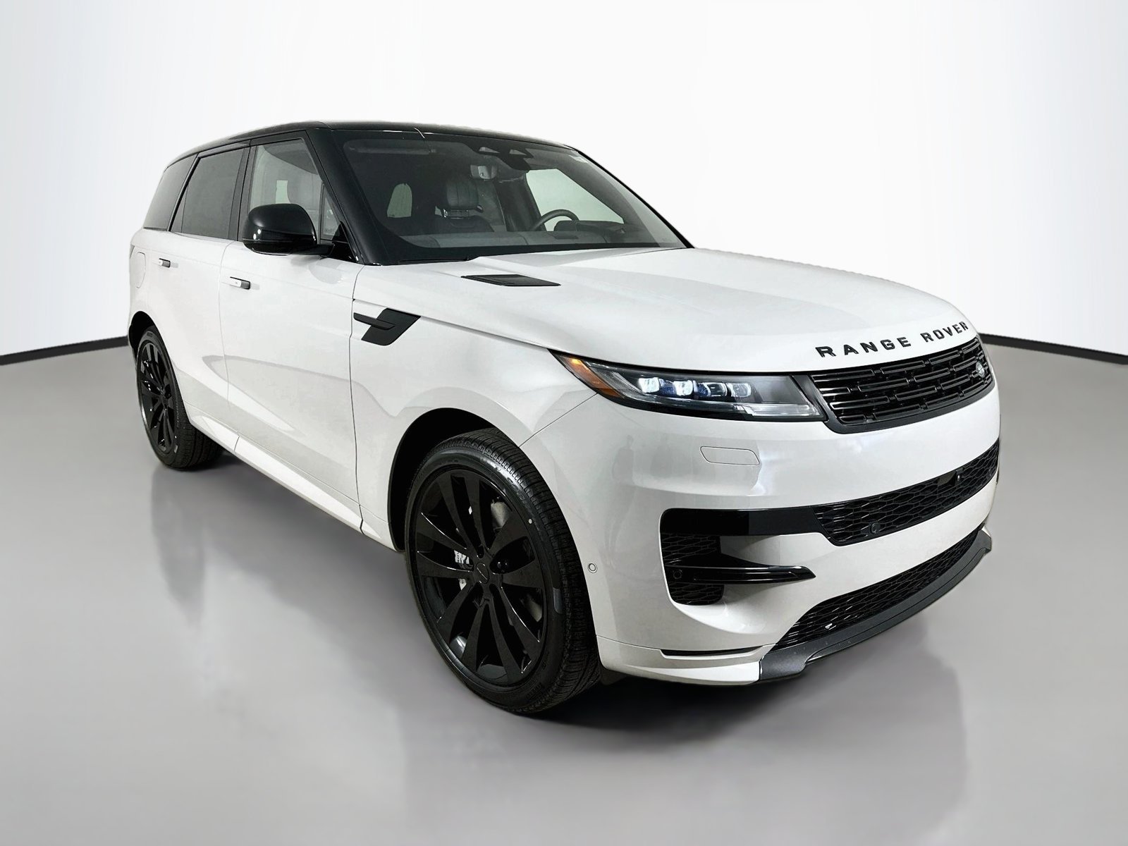 New 2027 Land Rover Range Rover Sport Dynamic SE AWD/4WD image 3