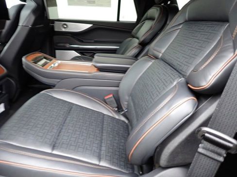 New 2025 Lincoln Navigator Black Label AWD/4WD image 23