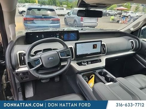Used 2025 Ford Expedition Max Active AWD/4WD image 3