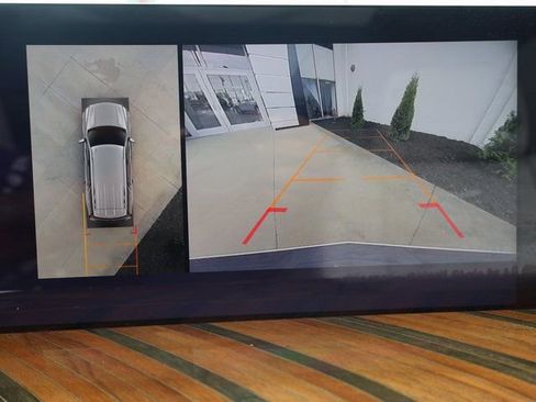 Certified 2025 Cadillac Escalade Premium Luxury Platinum image 32