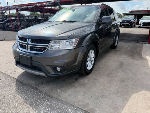 Used 2014 Dodge Journey SXT w/ Flexible Seating Group image 5