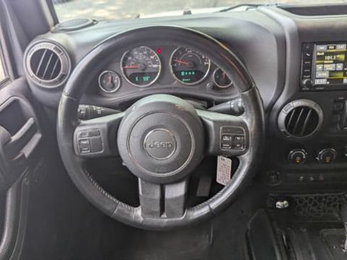 Used 2015 Jeep Wrangler Unlimited Sport w/ Quick Order Package 24S AWD/4WD image 17