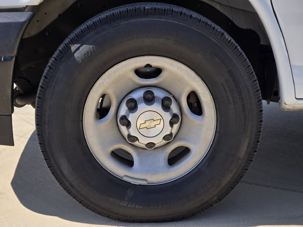 Used 2025 Chevrolet Express 2500 Extended w/ Driver Convenience Package RWD image 10