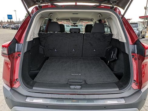 Used 2023 Nissan Rogue SV image 28