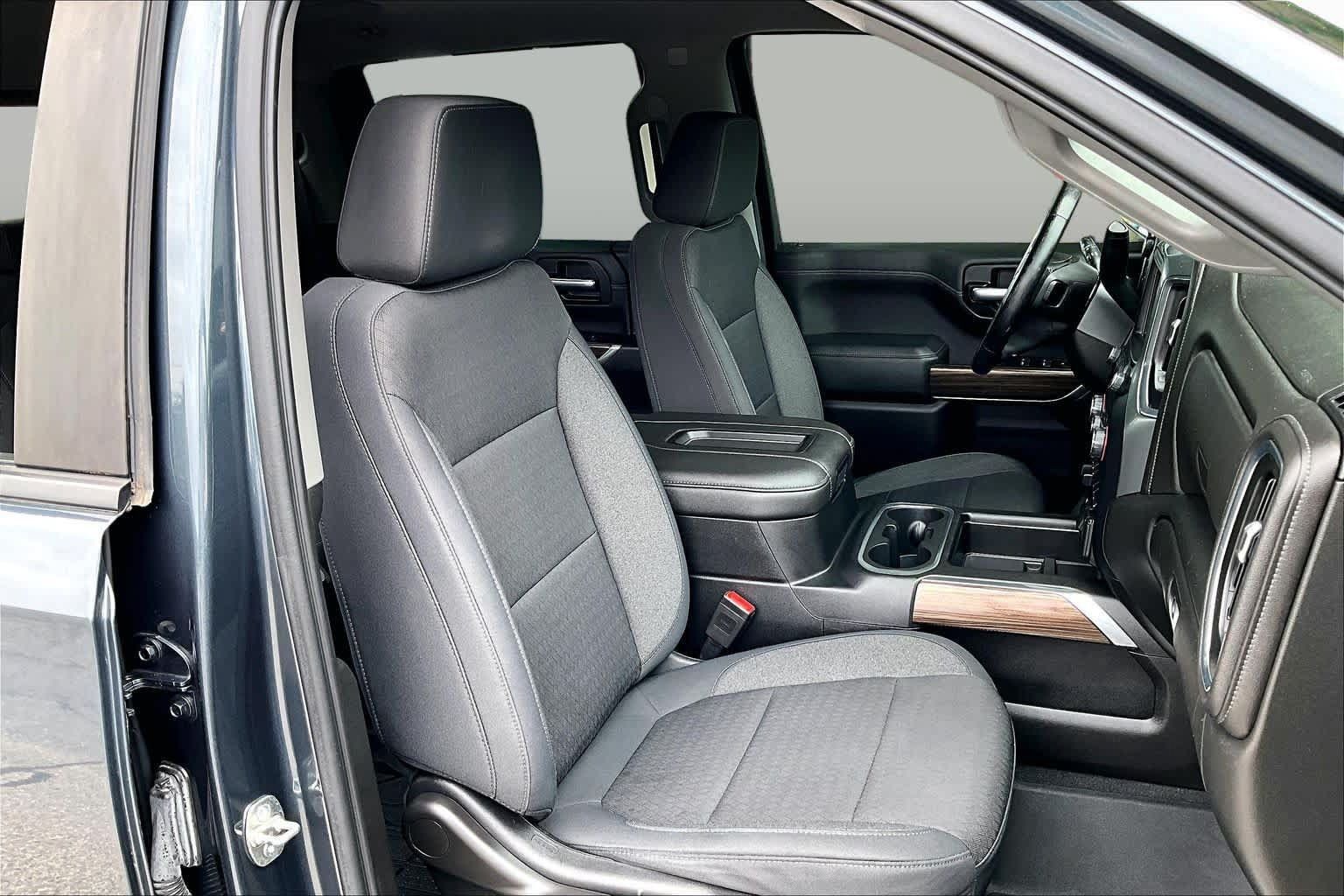 Used 2019 Chevrolet Silverado 1500 LT Trail Boss AWD/4WD image 8