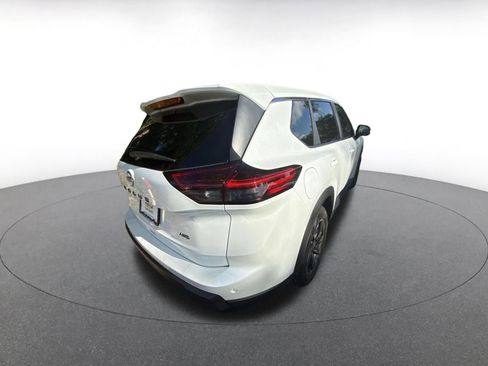 Used 2025 Nissan Rogue SV AWD/4WD image 7