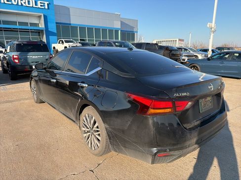 Used 2024 Nissan Altima 2.5 SV image 5