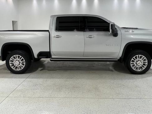 Used 2022 Chevrolet Silverado 2500 High Country w/ Z71 Off-Road Package AWD/4WD image 6