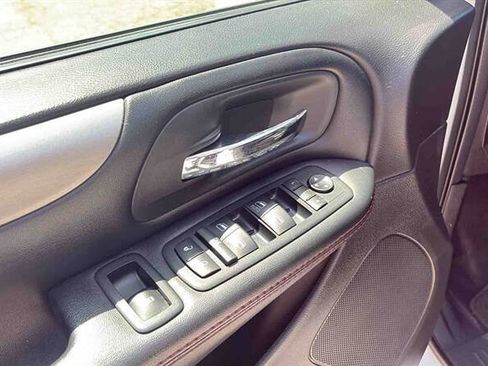 Used 2019 Dodge Grand Caravan GT FWD image 15