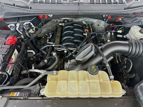 Used 2019 Ford F150 XLT image 32