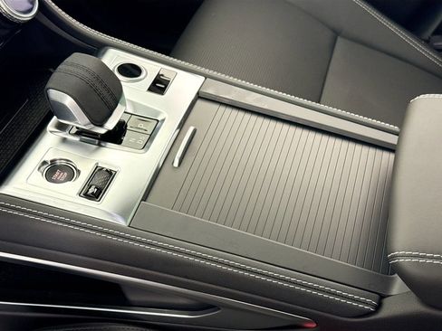 Used 2025 Jaguar F-PACE R-Dynamic S image 21