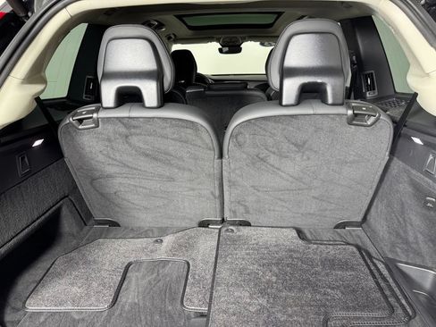 Certified 2025 Volvo XC90 T8 Plus w/ Protection Package Premier AWD/4WD image 10
