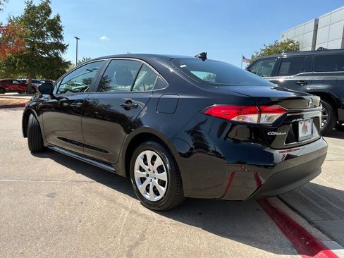 Used 2026 Toyota Corolla LE FWD image 8