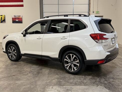 Used 2023 Subaru Forester Limited AWD/4WD image 5