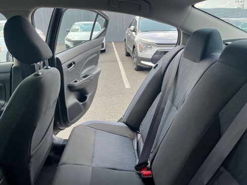Used 2025 Nissan Versa SV FWD image 38