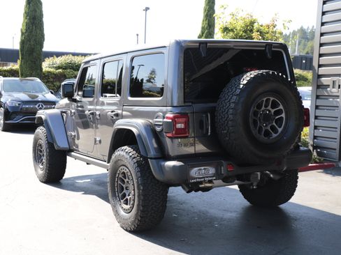 Used 2022 Jeep Wrangler Unlimited Rubicon w/ Xtreme Recon 35" Tire Package AWD/4WD image 4