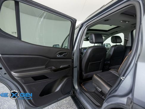 Used 2021 GMC Acadia AT4 w/ LPO, 'HIT The Road' Package AWD/4WD image 27