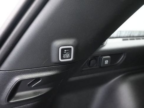 Used 2023 Jeep Grand Cherokee Altitude AWD/4WD image 7