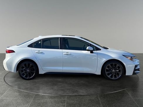 Used 2024 Toyota Corolla XSE FWD image 10