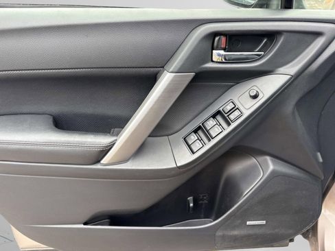 Used 2015 Subaru Forester 2.5i Limited AWD/4WD image 21