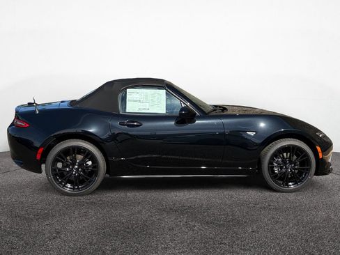 New 2026 MAZDA MX-5 Miata Club w/ Interior Package RWD image 6
