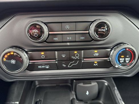 New 2025 Ford Bronco 4-Door image 19